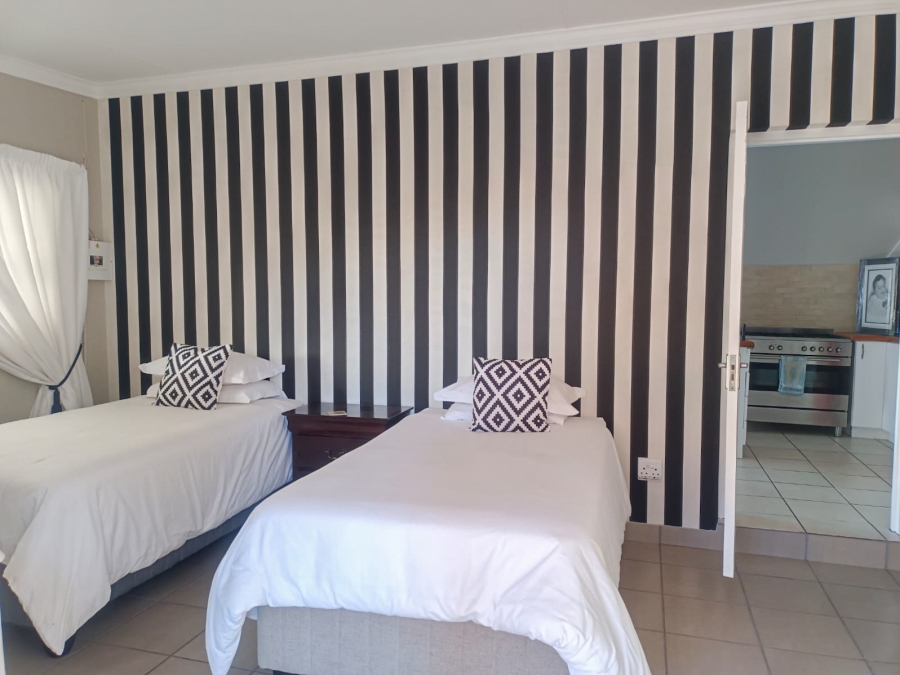 5 Bedroom Property for Sale in Hartenbos Central Western Cape